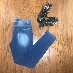 Royalty Skinny faded wash Jeans Size 6